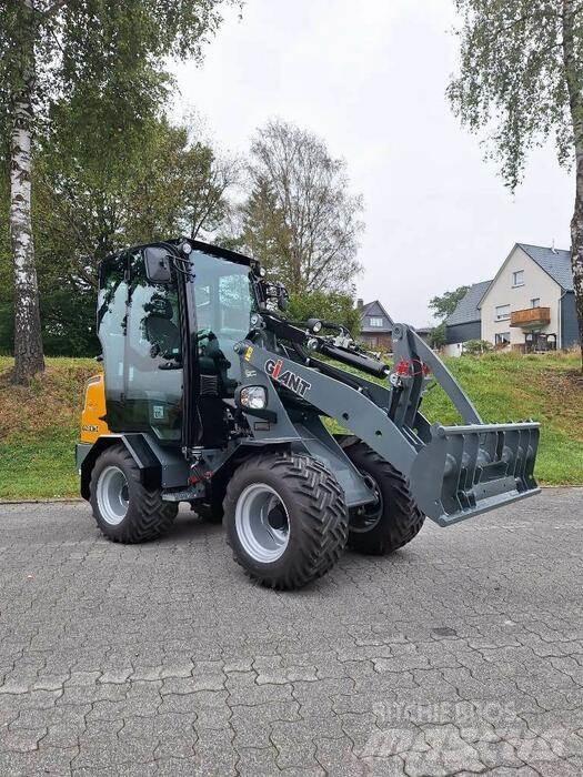 GiANT G2300 HD  휠로우더