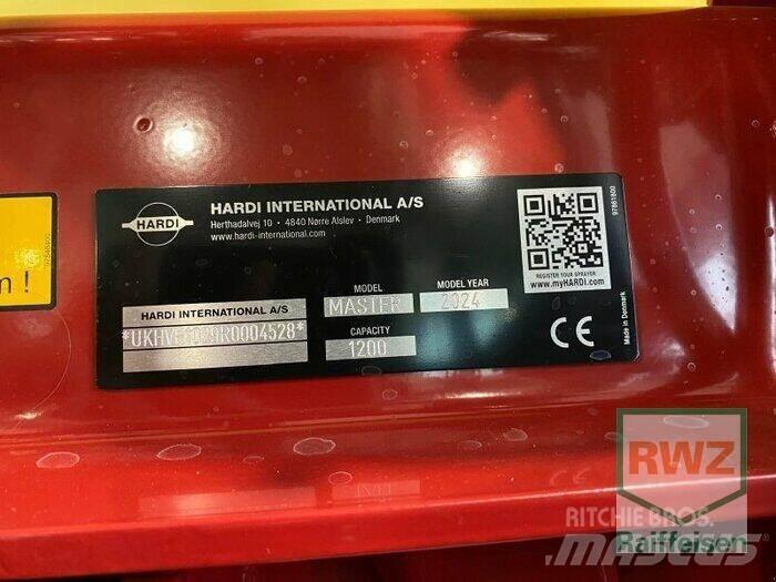 Hardi MASTER PRO 1200 견인형 분무기