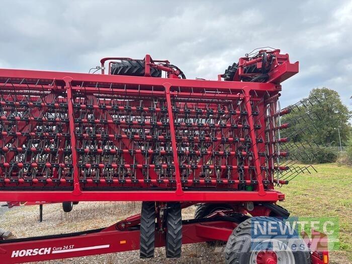 Horsch CURA 24 ST 목장 제초기 및 토퍼