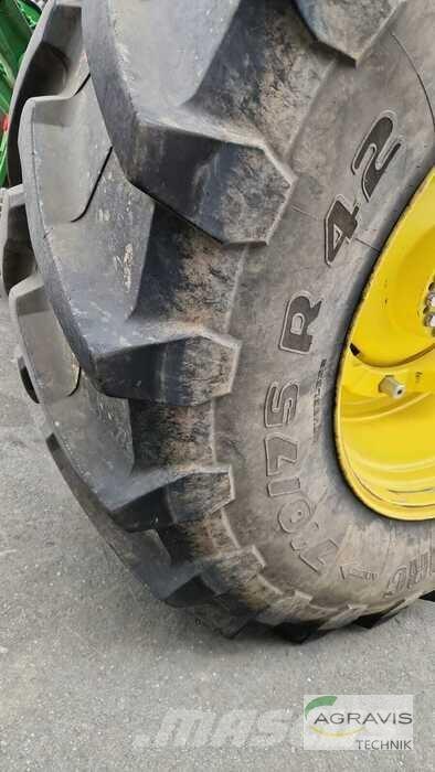 John Deere 8R 310 트랙터