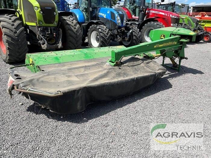 John Deere CC0331 제초기