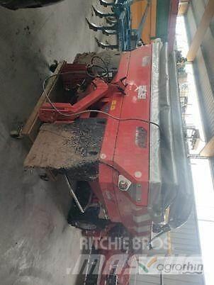 Kuhn Axis 20.1W 미네랄 살포기