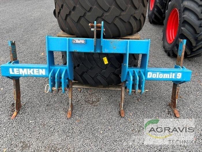 Lemken DOLOMIT 9/300 지반 준비 작업