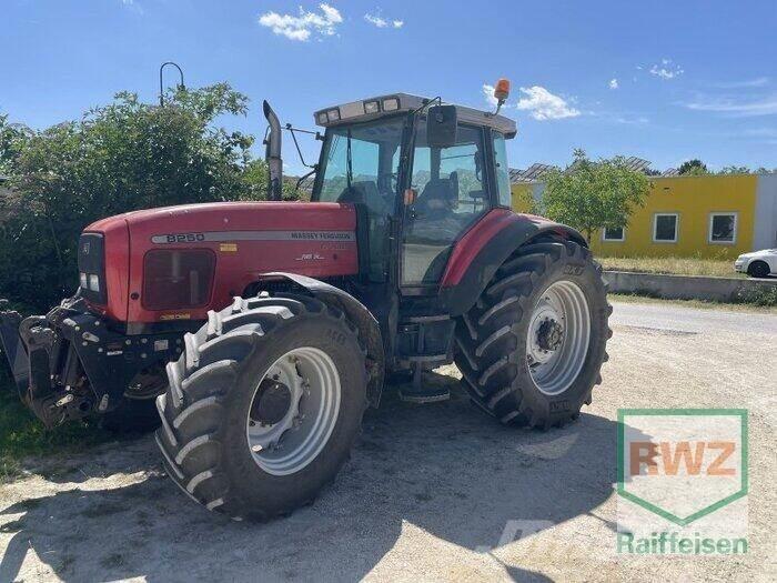 Massey Ferguson 8250-4 트랙터