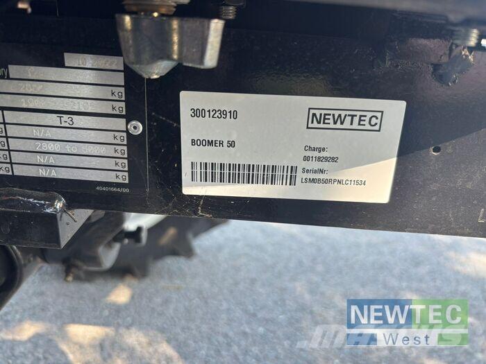 New Holland BOOMER 50 트랙터