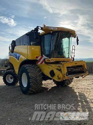 New Holland CX 8090 콤바인 수확기