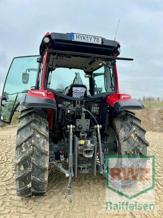 Valtra A75 트랙터