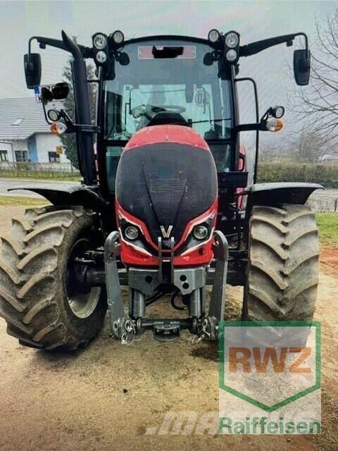 Valtra A85 트랙터