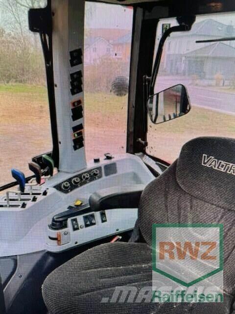 Valtra A85 트랙터