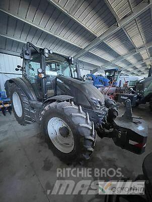 Valtra G125 트랙터