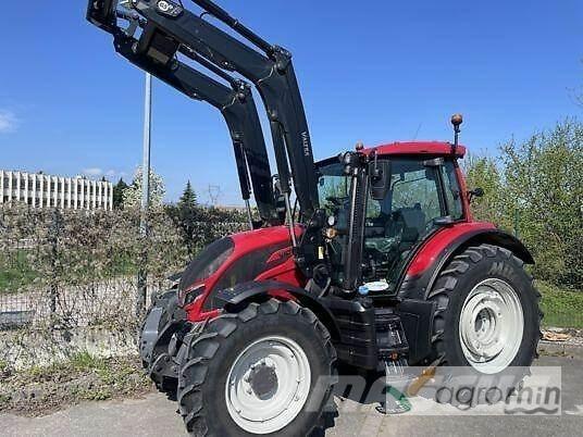 Valtra N135A 트랙터
