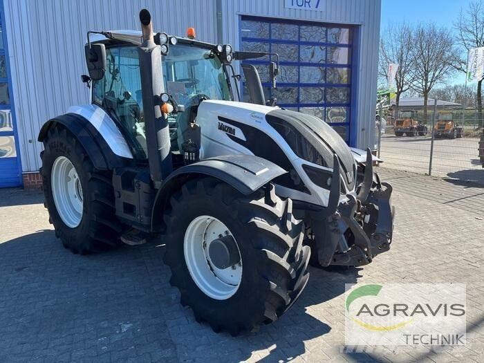 Valtra T 214 D 트랙터