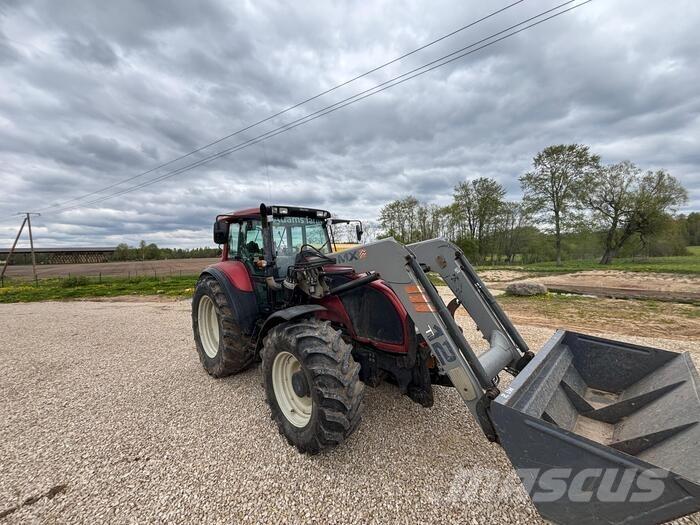 Valtra T130 트랙터