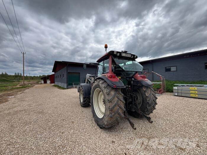 Valtra T130 트랙터