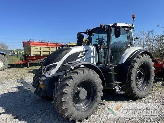 Valtra T215A 트랙터
