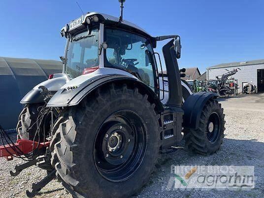 Valtra T215A 트랙터