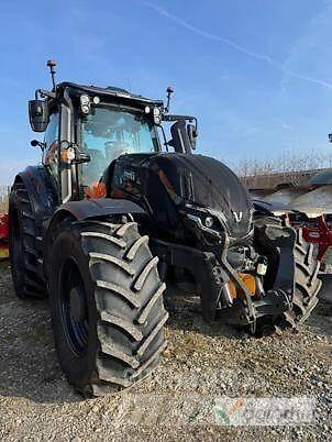 Valtra T235 Diect 트랙터
