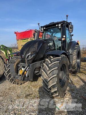 Valtra T235 Diect 트랙터
