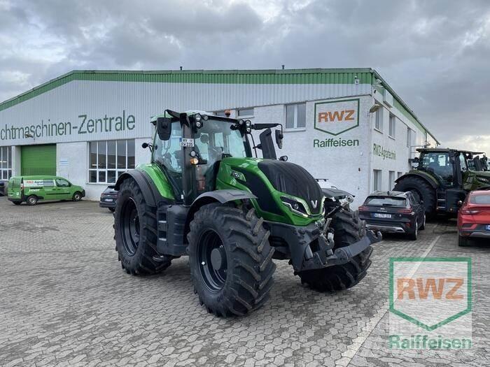 Valtra T235V 트랙터