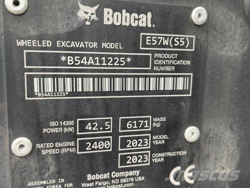 Bobcat E57W  휠 굴삭기