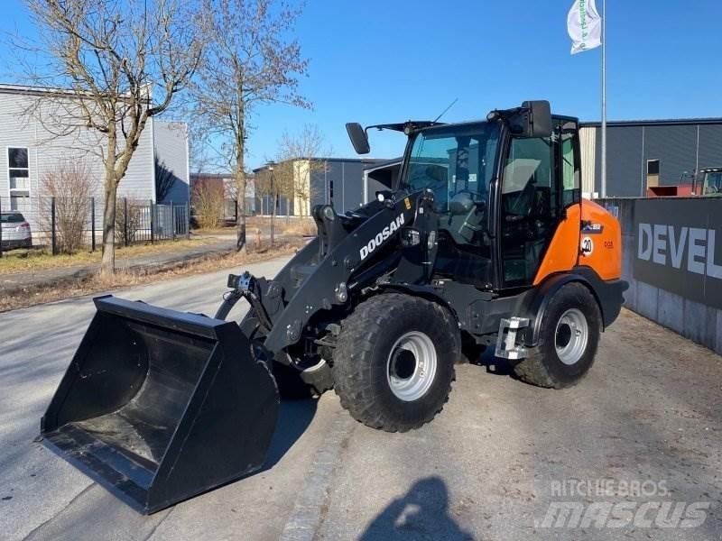 Doosan DL 80-7  휠로우더