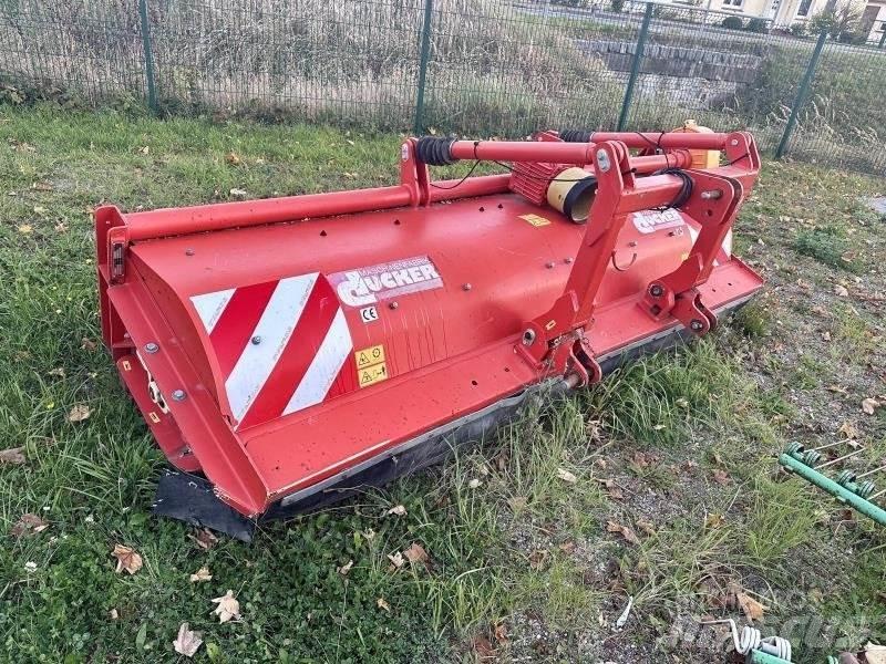 Dücker UM 30 컴포스트 터너