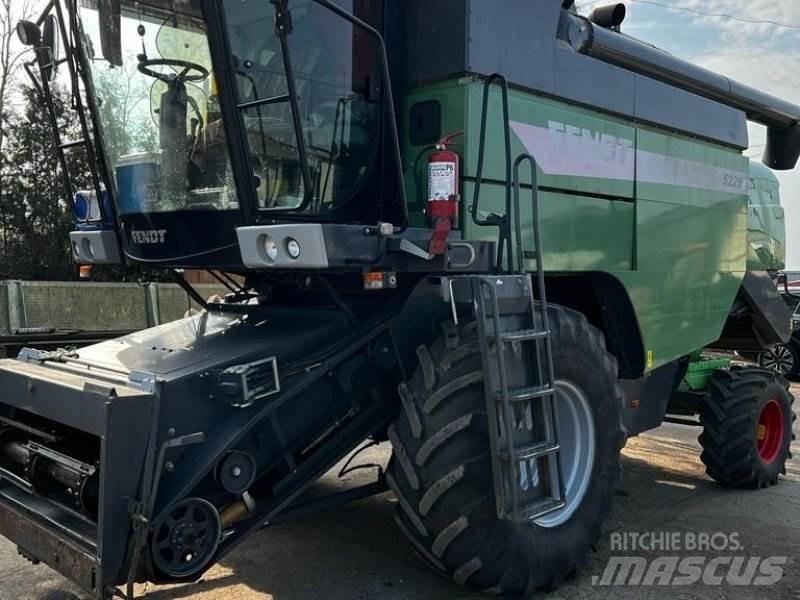 Fendt 5225 E 콤바인 수확기