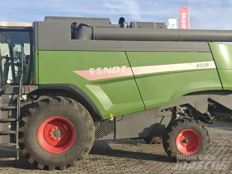 Fendt 6335 C 콤바인 수확기