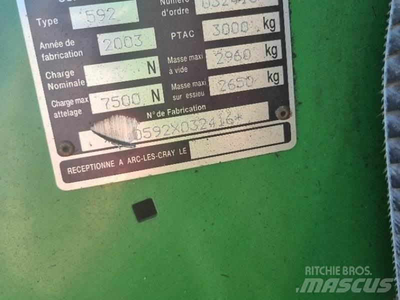 John Deere 592 원형 곤포기