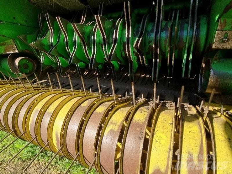 John Deere 592 원형 곤포기