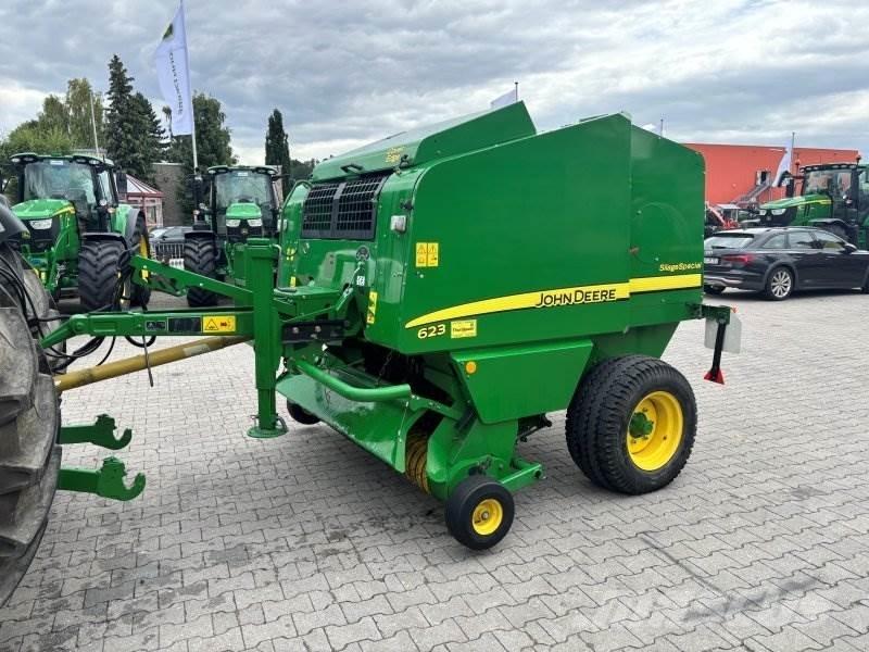 John Deere 623 원형 곤포기
