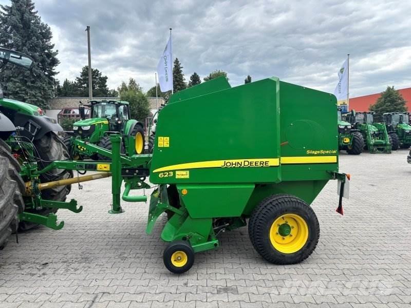 John Deere 623 원형 곤포기