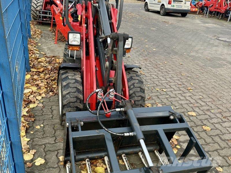 Schäffer 2028 프론트 로더 및 굴착기