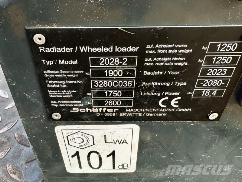 Schäffer 2028 프론트 로더 및 굴착기