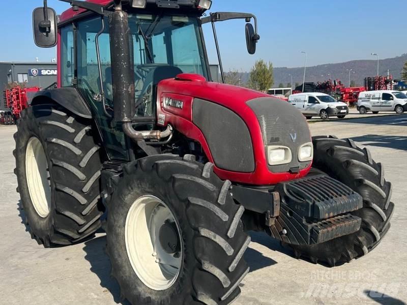Valtra A93 H 트랙터