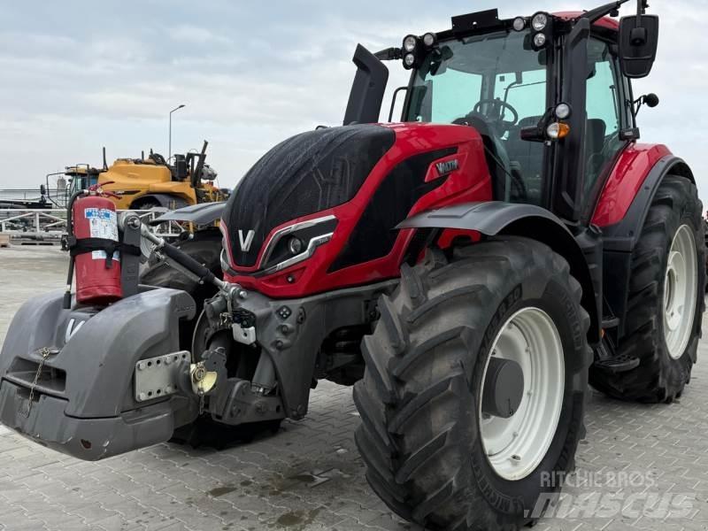 Valtra T235A 트랙터