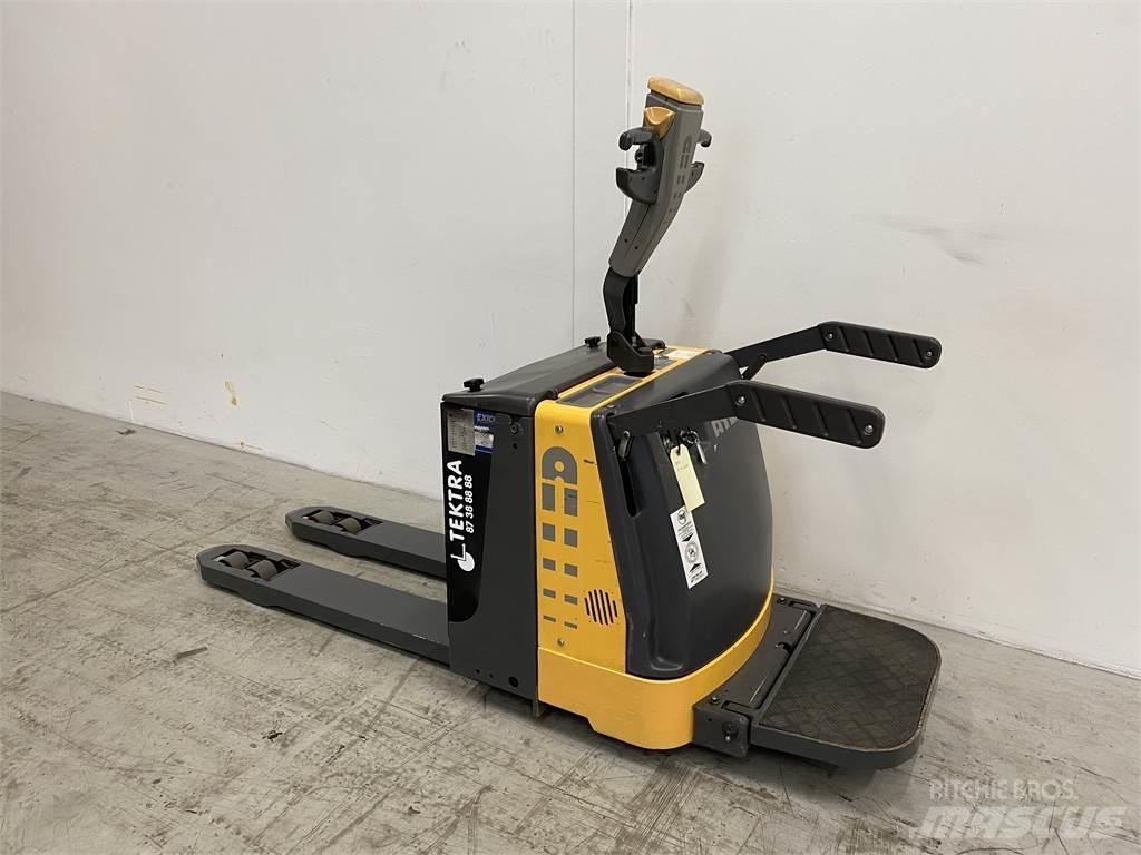 Atlet TLP200 로우 리프터(승강대 포함)