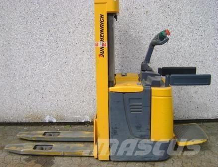 Jungheinrich ERC 214 보행식 리치 지게차