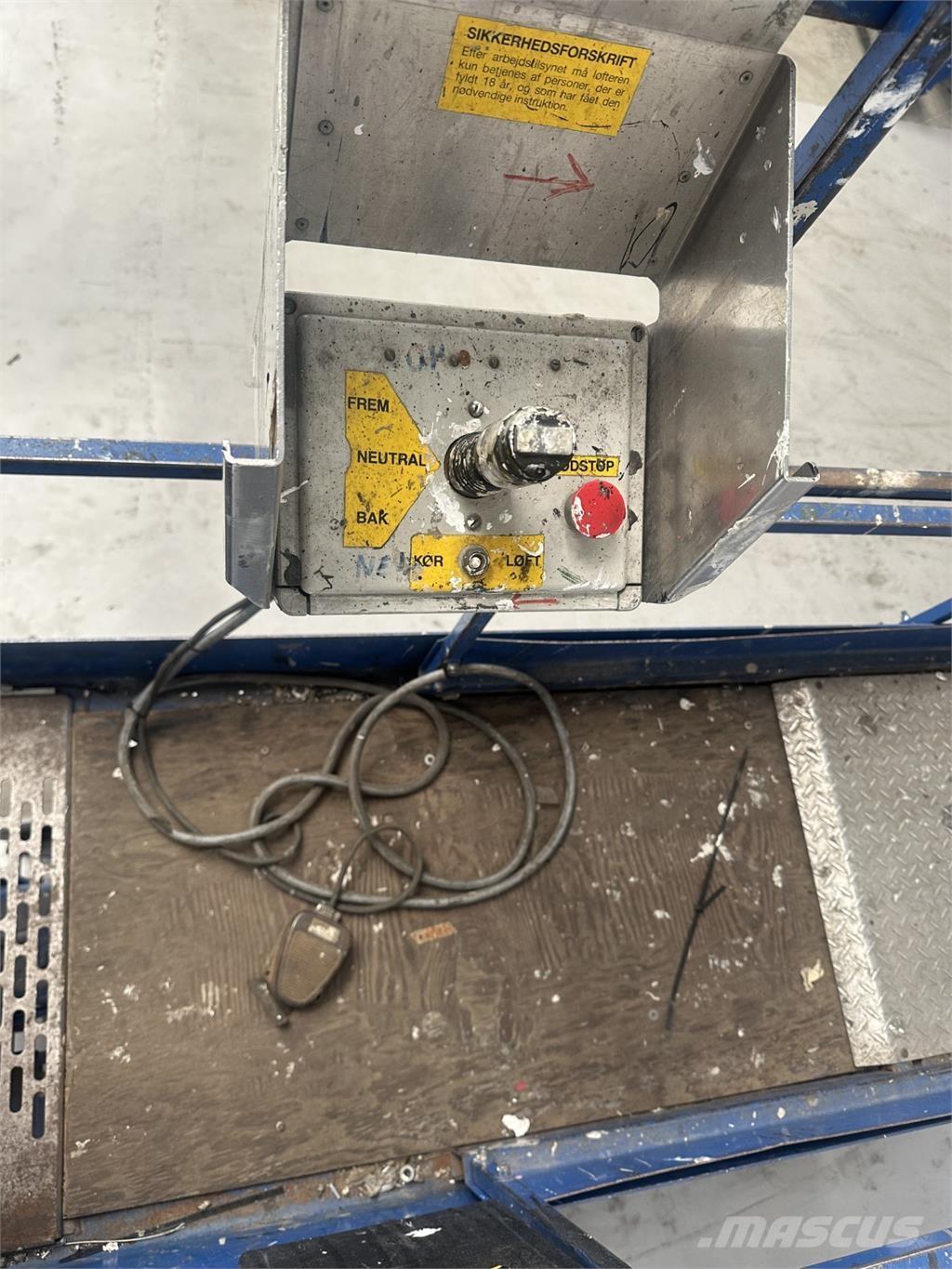 UpRight SL 20 D 자재 장비 - 기타