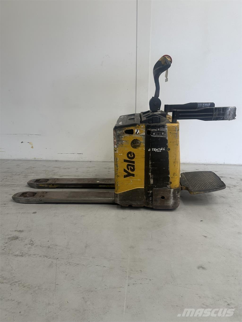 Yale MP20X - 300 AH 로우 리프터(승강대 포함)