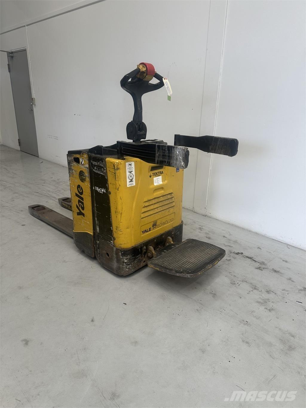 Yale MP20X - 300 AH 로우 리프터(승강대 포함)
