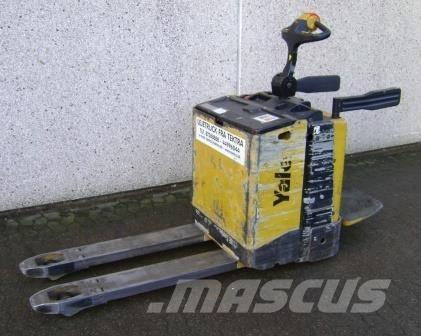 Yale MP20X - 400 AH 로우 리프터(승강대 포함)
