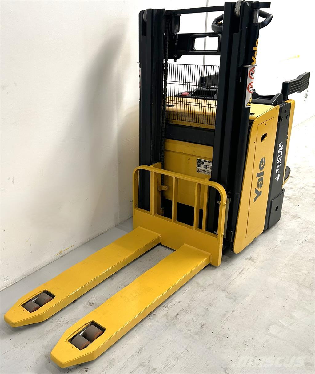 Yale MP20XD 보행식 리치 지게차