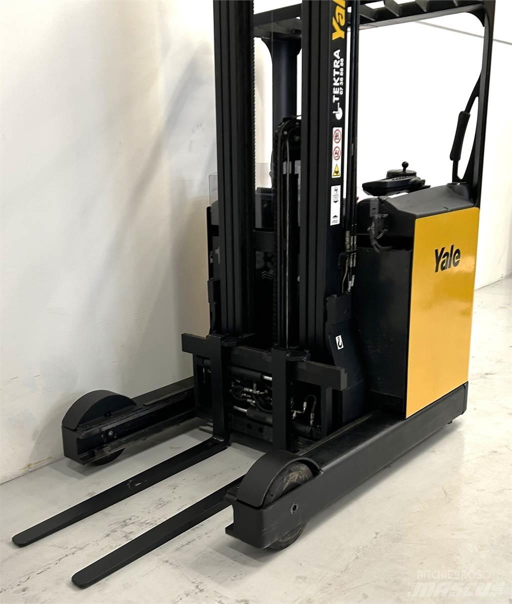 Yale MR16 리치 트럭