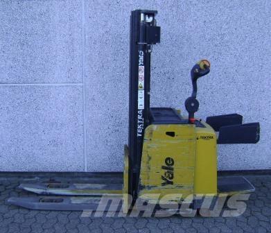 Yale MS12X 보행식 리치 지게차