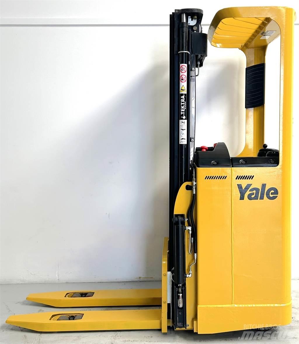 Yale SMS12S 보행식 리치 지게차