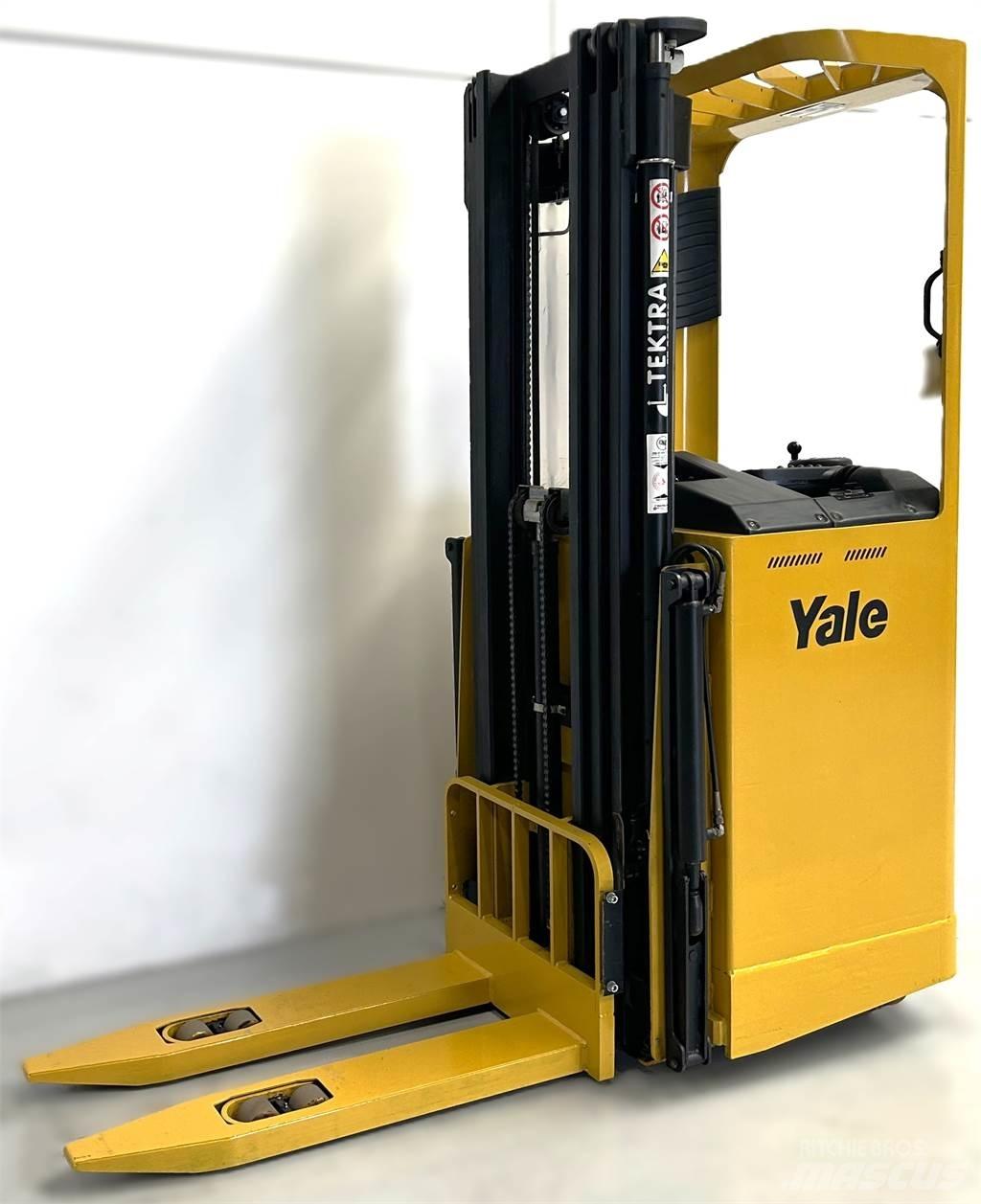 Yale SMS12S 보행식 리치 지게차
