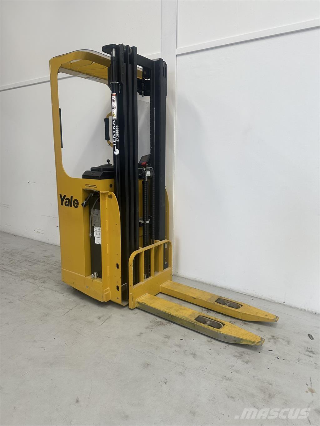 Yale SMS15S 보행식 리치 지게차