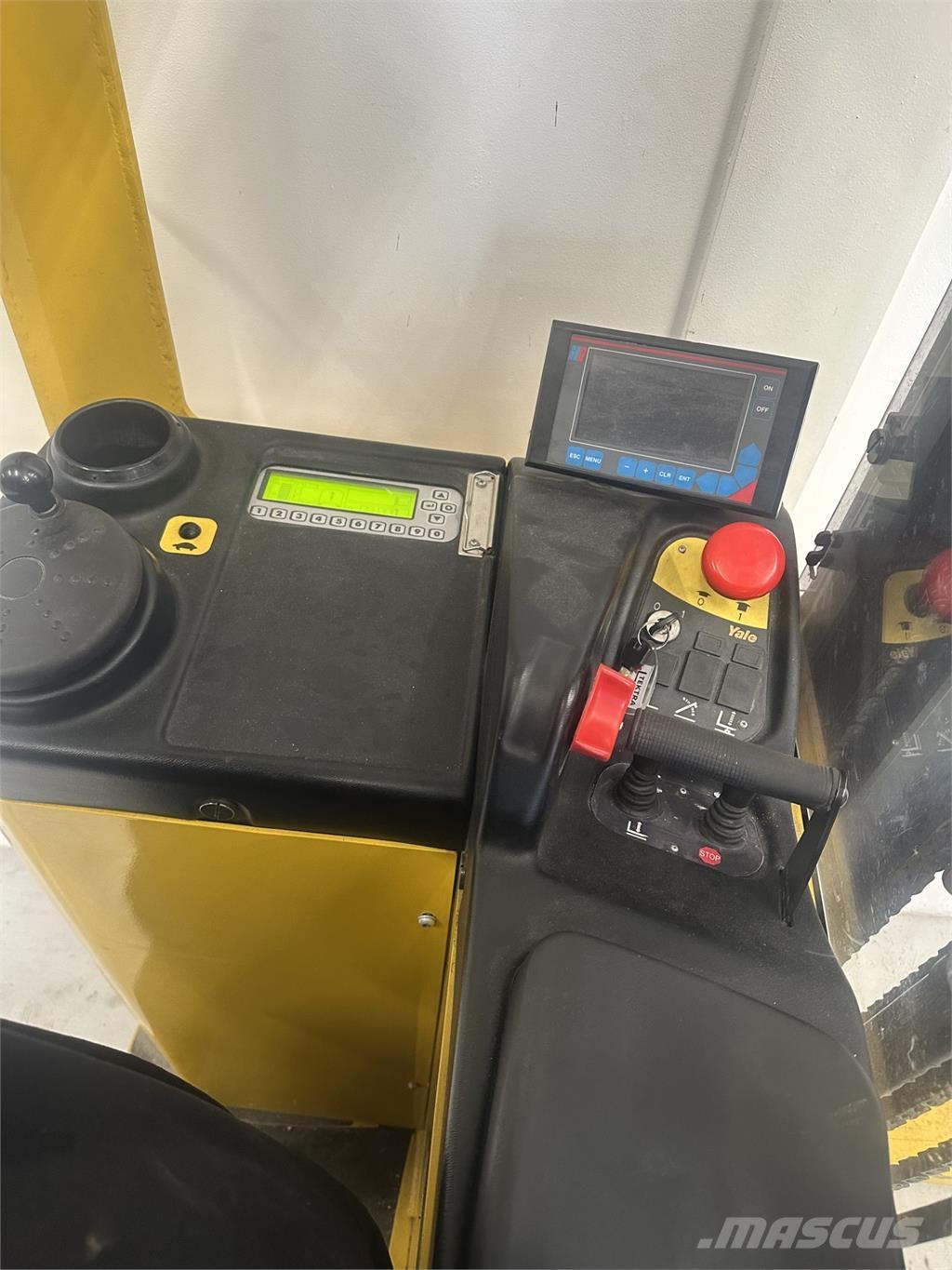 Yale SMS15S 보행식 리치 지게차