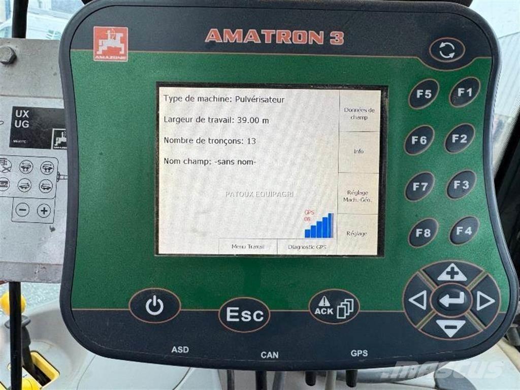 Amazone UX5200 견인형 분무기